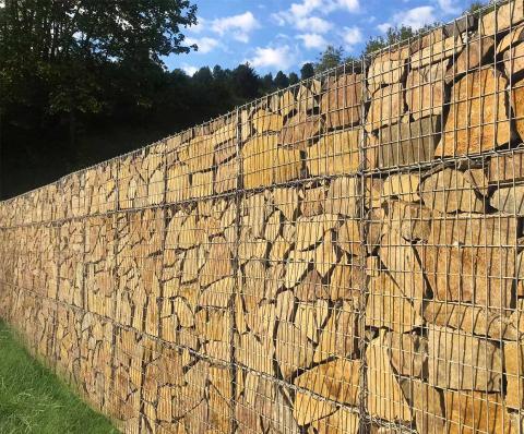 kosarakból készült gabion kerítés